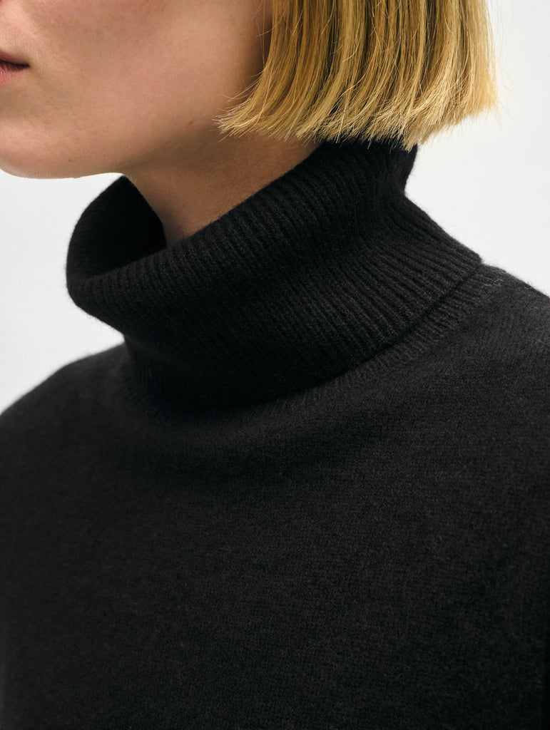 WHITE + WARREN ESSENTIAL good STRIPE TURTLENECK