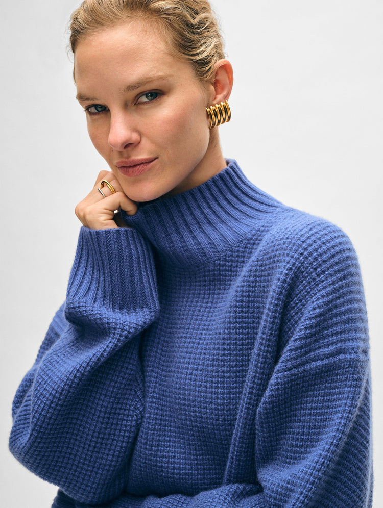 files/21000_Cashmere-Waffle-Standneck_blue-dusk_HH_02.jpg