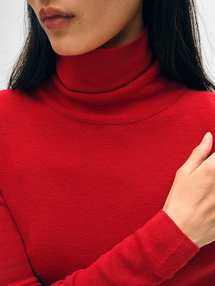 files/21027_Superfine-Merino-Fitted-Turtleneck_scarlet_SL_02.jpg