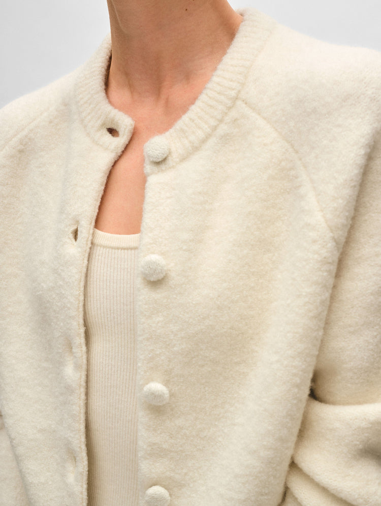 files/21185_Boucle-Cashmere-Blend-Luxe-jacket_ivory_HH_02.jpg