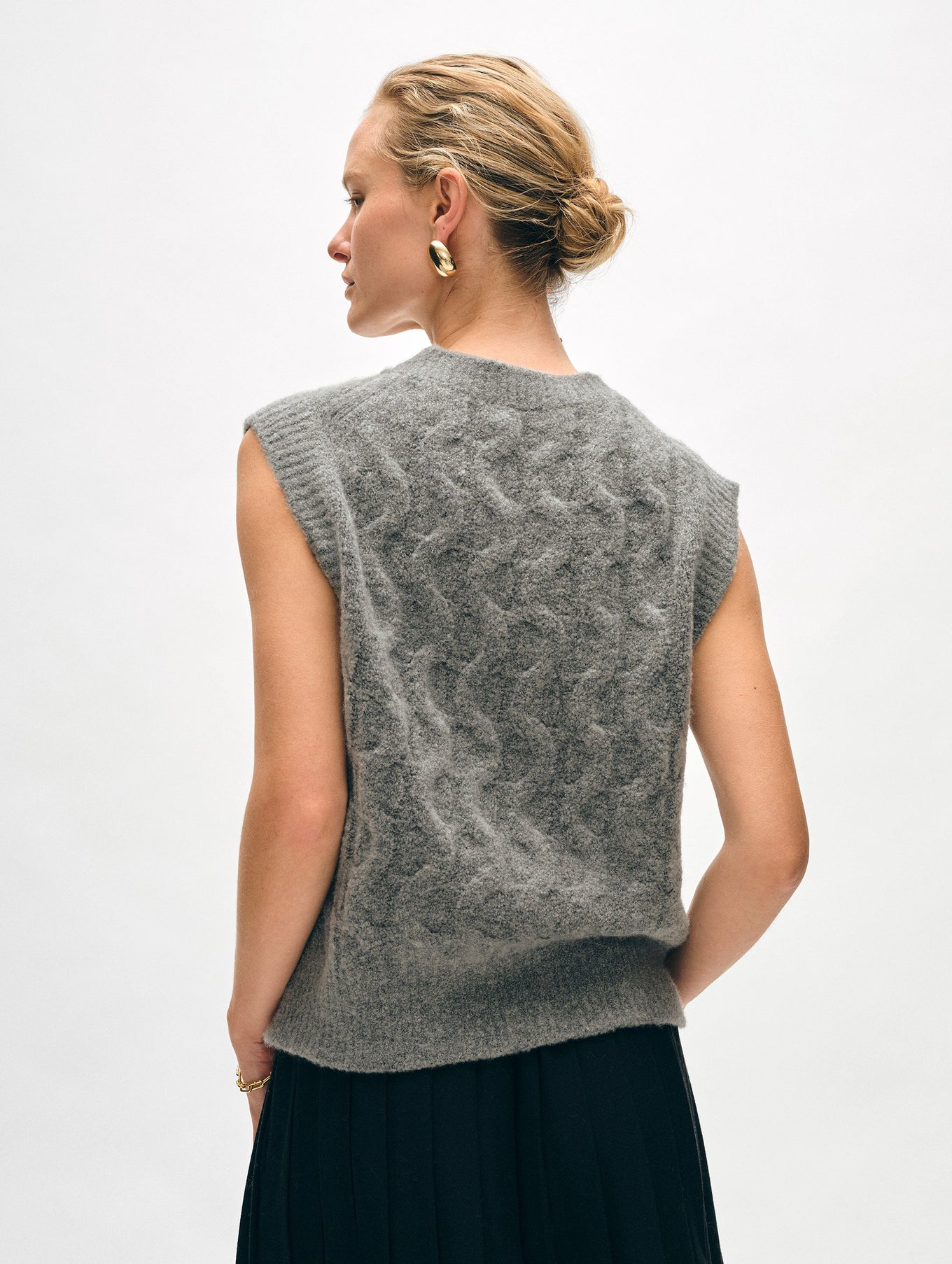 Merino Cashmere Boucle Cable Vest