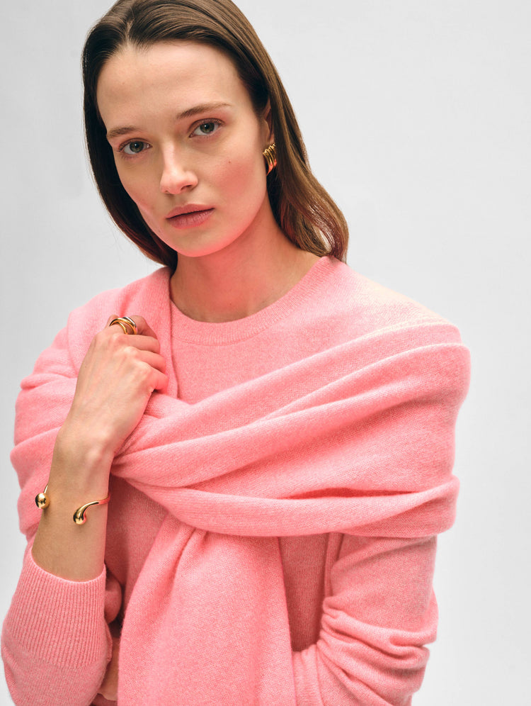 files/4547T_Cashmere-Travel-Wrap_Pink-Lemonade_AT_03.jpg